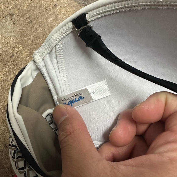 Lot of 10 Stylish Women's Swimwear Collectionsize M-L - Picture 8 of 10